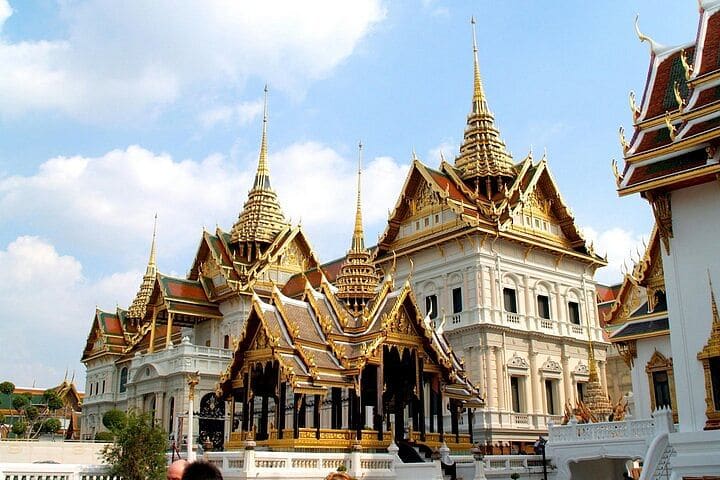 Royal Grand Palace Emerald Buddha and Reclining Buddha Group Tour — photograph 3
