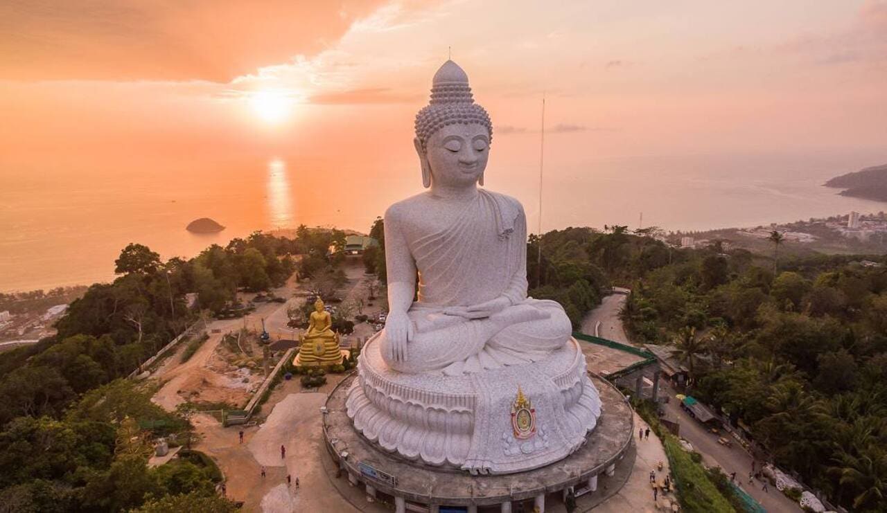 Phuket: Big Buddha, Wat Chalong, and Karon Viewpoint Tour — photograph 4