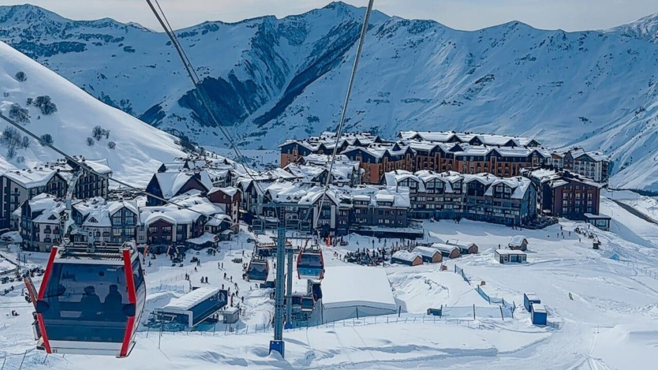 Gudauri Ski Resort, Zhinvali, Ananuri, Aragvi River Day Tour — photograph 4