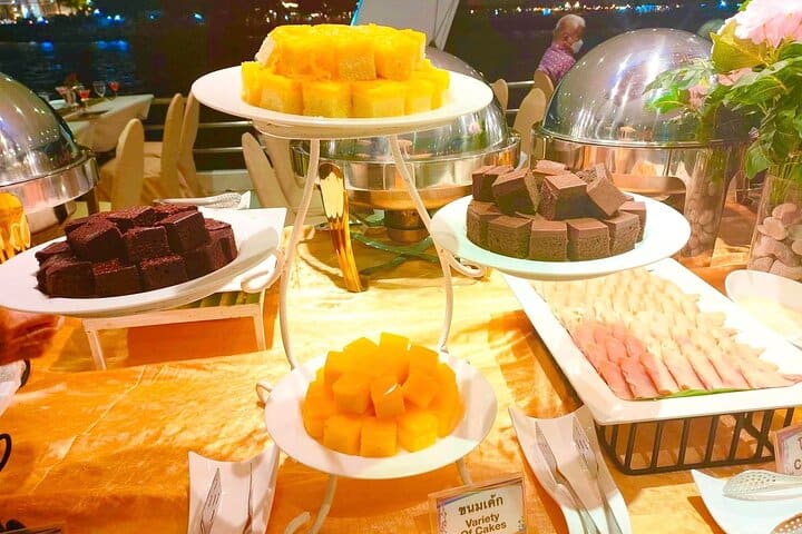 River Star Dinner Cruise on the Chao Phraya River in Bangkok — photograph 5