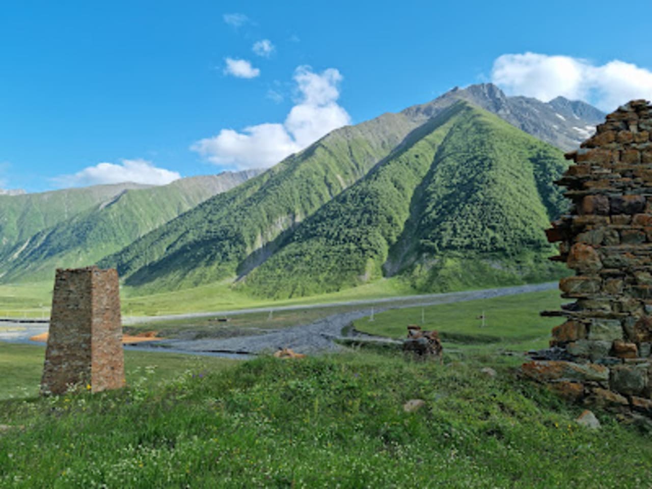 From Kazbegi to Truso Valley Trek with Hotel Transfers — photograph 3