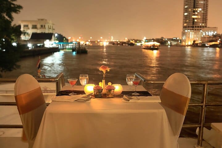 River Star Dinner Cruise on the Chao Phraya River in Bangkok — photograph 4