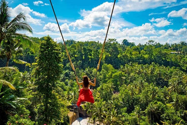 Ubud Instagram Tour Waterfalls, Temple Blessing and Rice Terraces — photograph 2