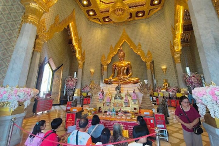 Bangkok City and Temple Tours with Gems Gallery — photograph 3