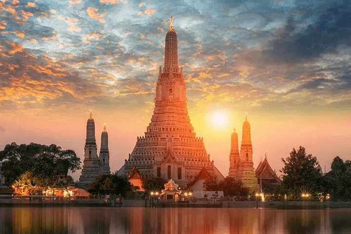Bangkok's Famous Three Temple Wat Arun, Wat Pho, and Wat Traimit Private City and Cultural Tour — photograph 4