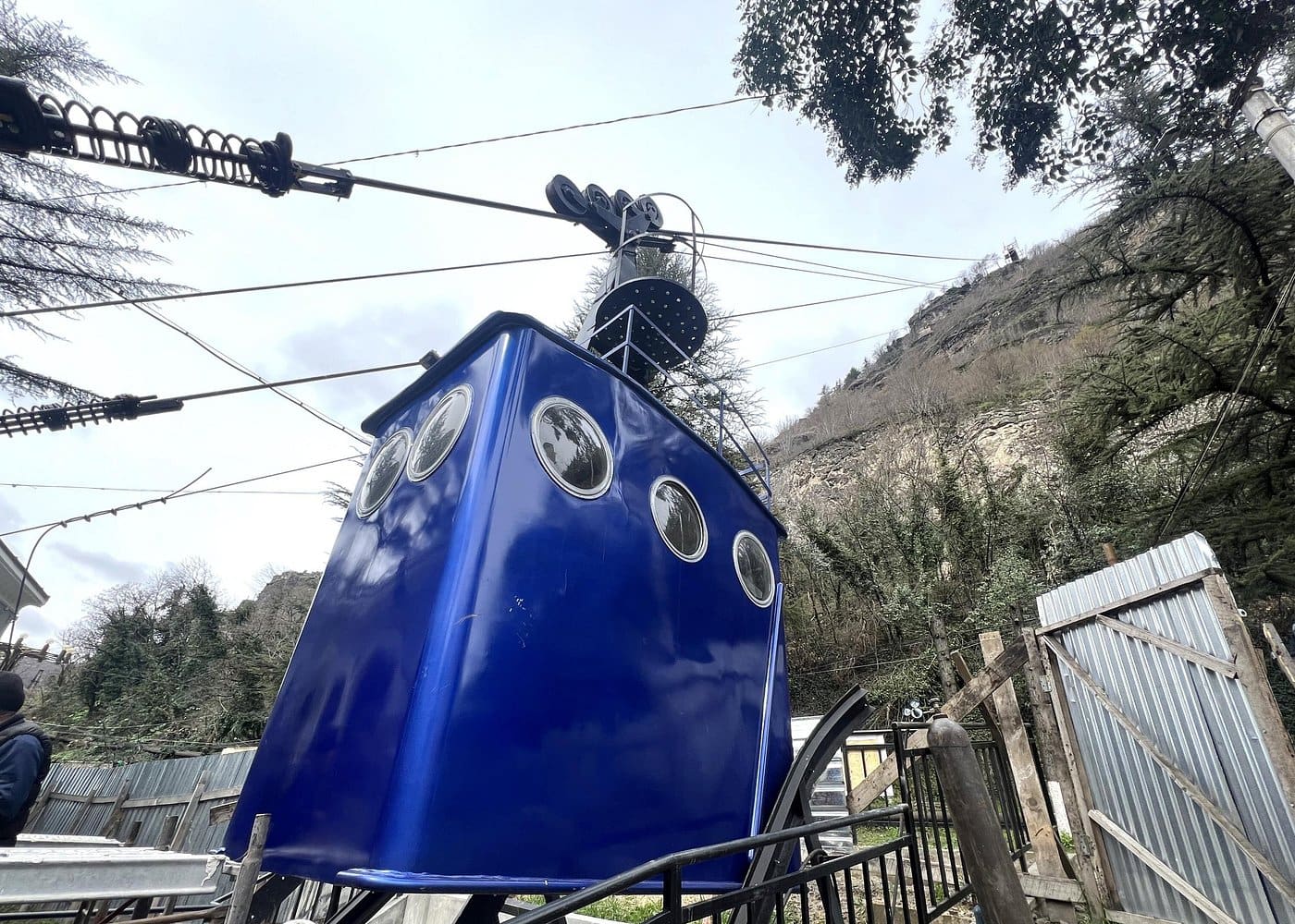 Kutaisi: Chiatura Cable Cars & Katskhi Pillar Guided Tour — photograph 4