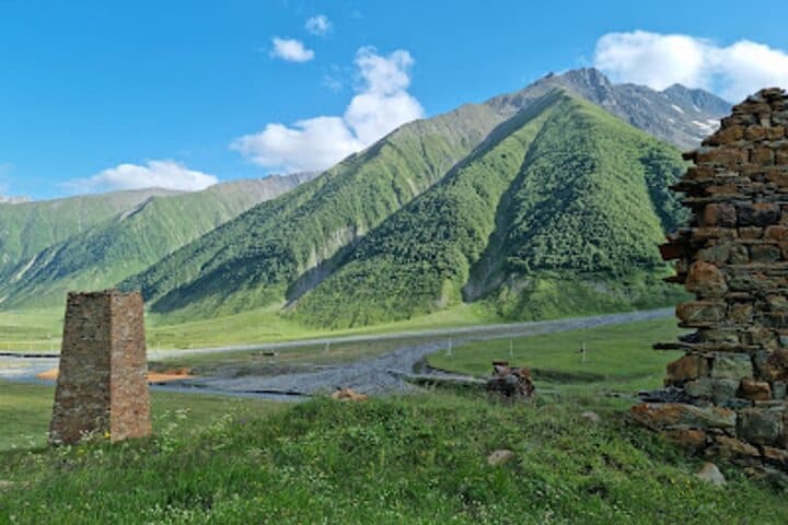 From Kazbegi to Truso Valley Trek with Hotel Transfers — photograph 3