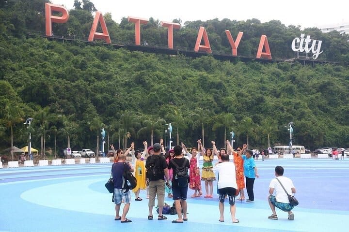 Pattaya City Tour with Big Buddha, Bali Hai Pier and Gems Gallery — photograph 2