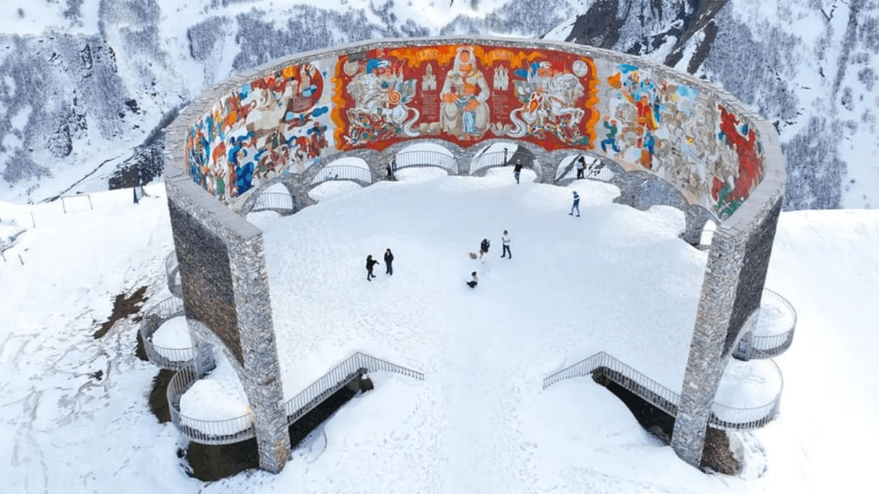 Gudauri, Kazbegi, Zhinvali, Ananuri, Aragvi River, Stepantsminda Day Tour — photograph 2