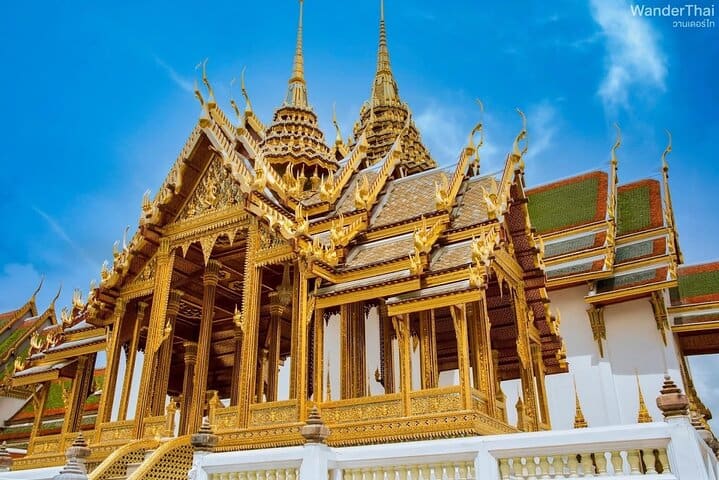 Royal Grand Palace Emerald Buddha and Reclining Buddha Group Tour — photograph 2