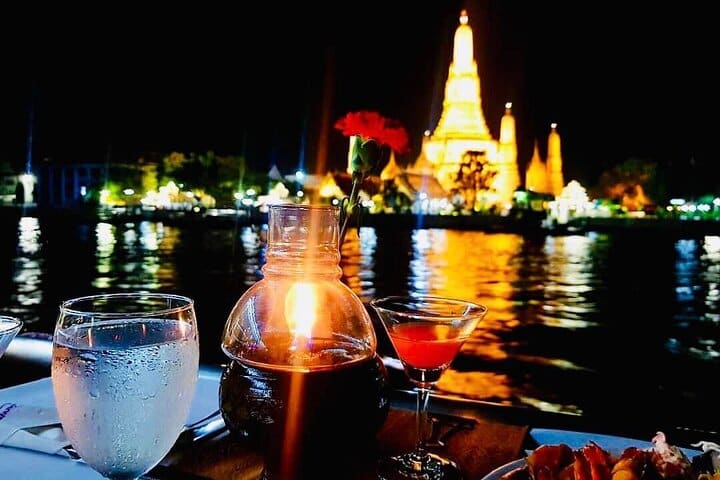River Star Dinner Cruise on the Chao Phraya River in Bangkok — photograph 2
