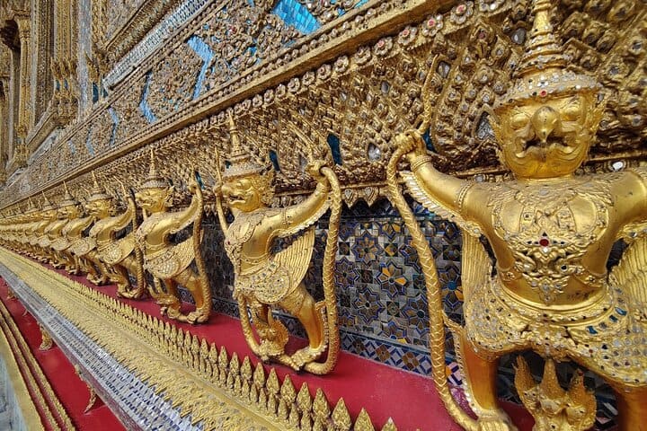Royal Grand Palace Emerald Buddha and Reclining Buddha Group Tour — photograph 3