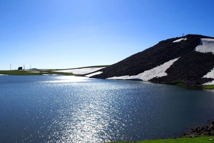 Day Tour to Amberd Fortress Aragats and Kari Lake From Yerevan