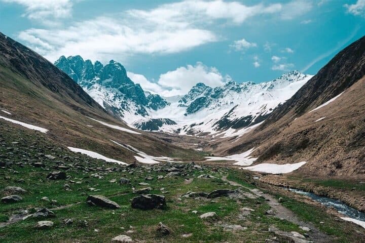 Juta Valley Day Trip with 4WD Transport from Kazbegi — photograph 2