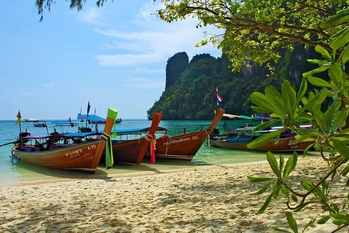 James Bond Island, Canoeing, Floating Village and Lunch from Phuket — photograph 2