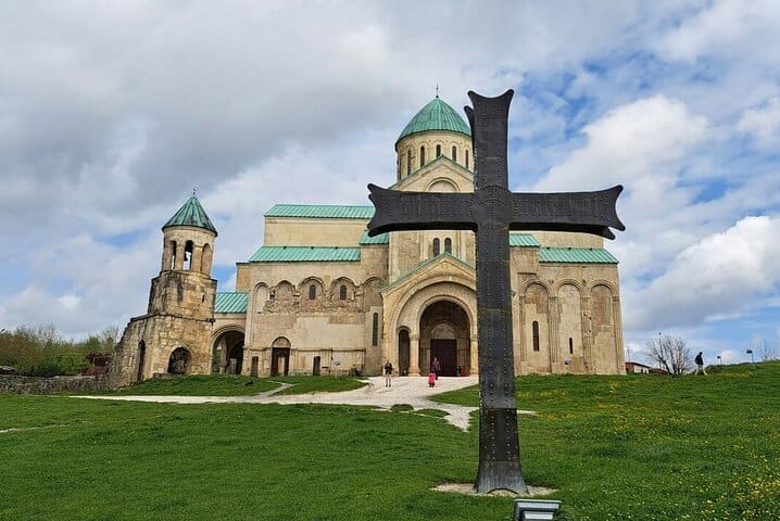 Bagrati, Gelati, and Motsameta Guided Tour from Kutaisi