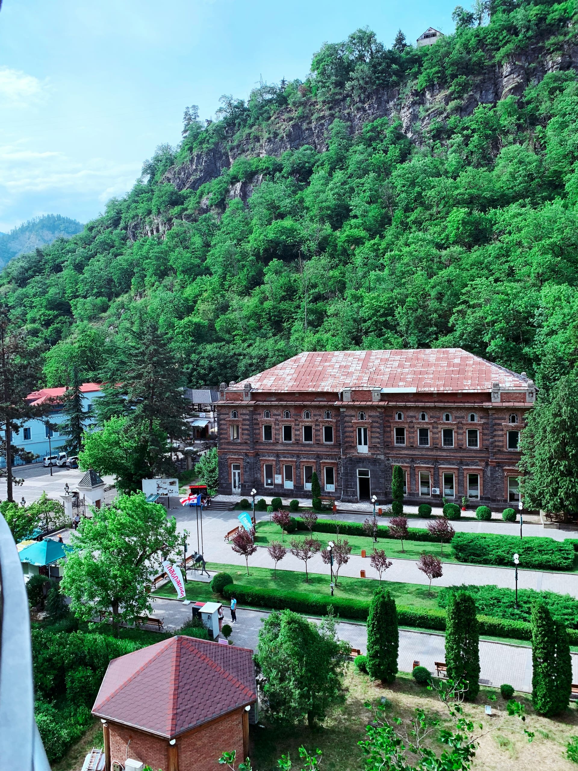 Group Tour from Tbilisi: Borjomi and Bakuriani Adventure — photograph 3