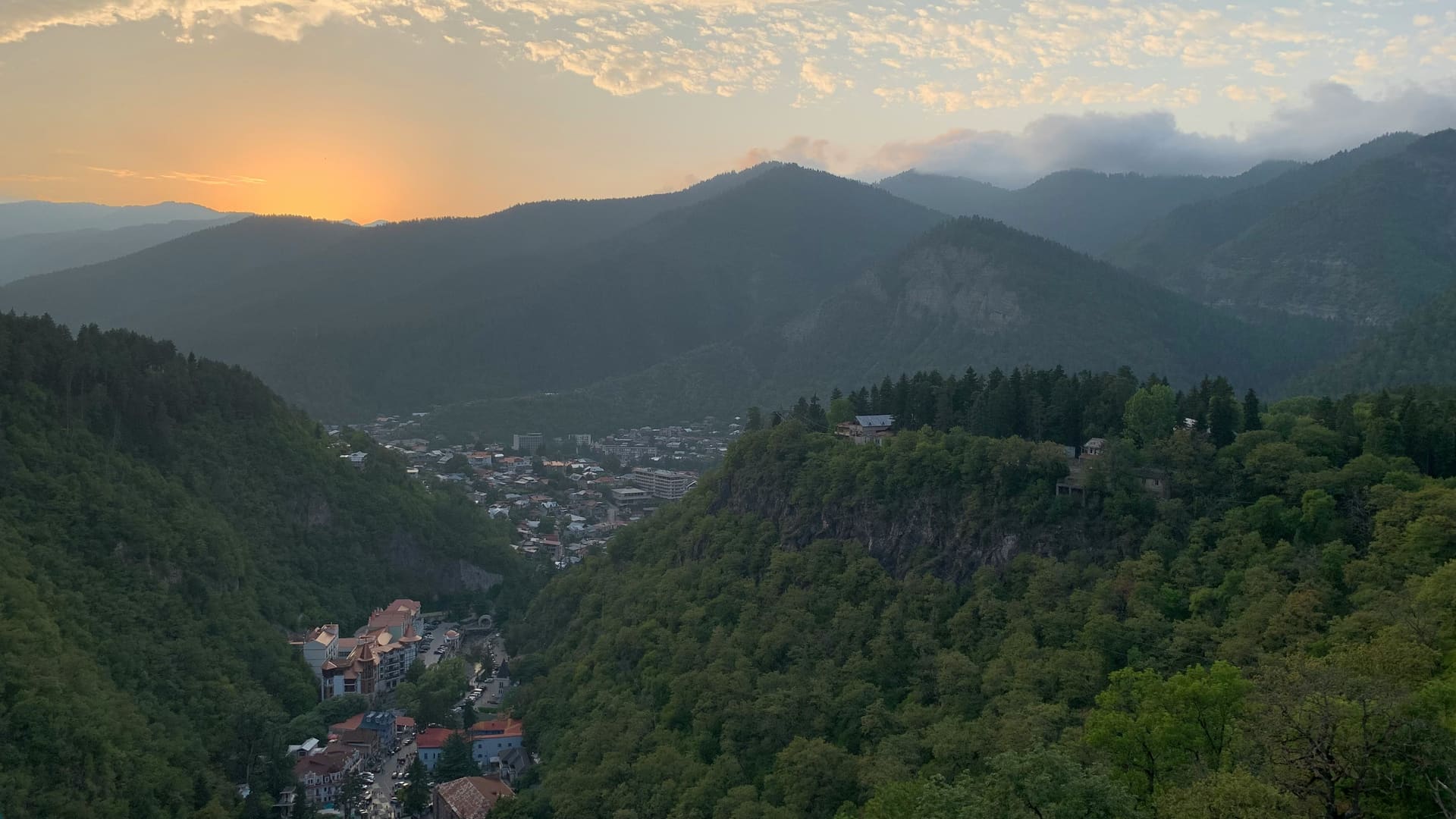 Group Tour from Tbilisi: Borjomi and Bakuriani Adventure — photograph 4