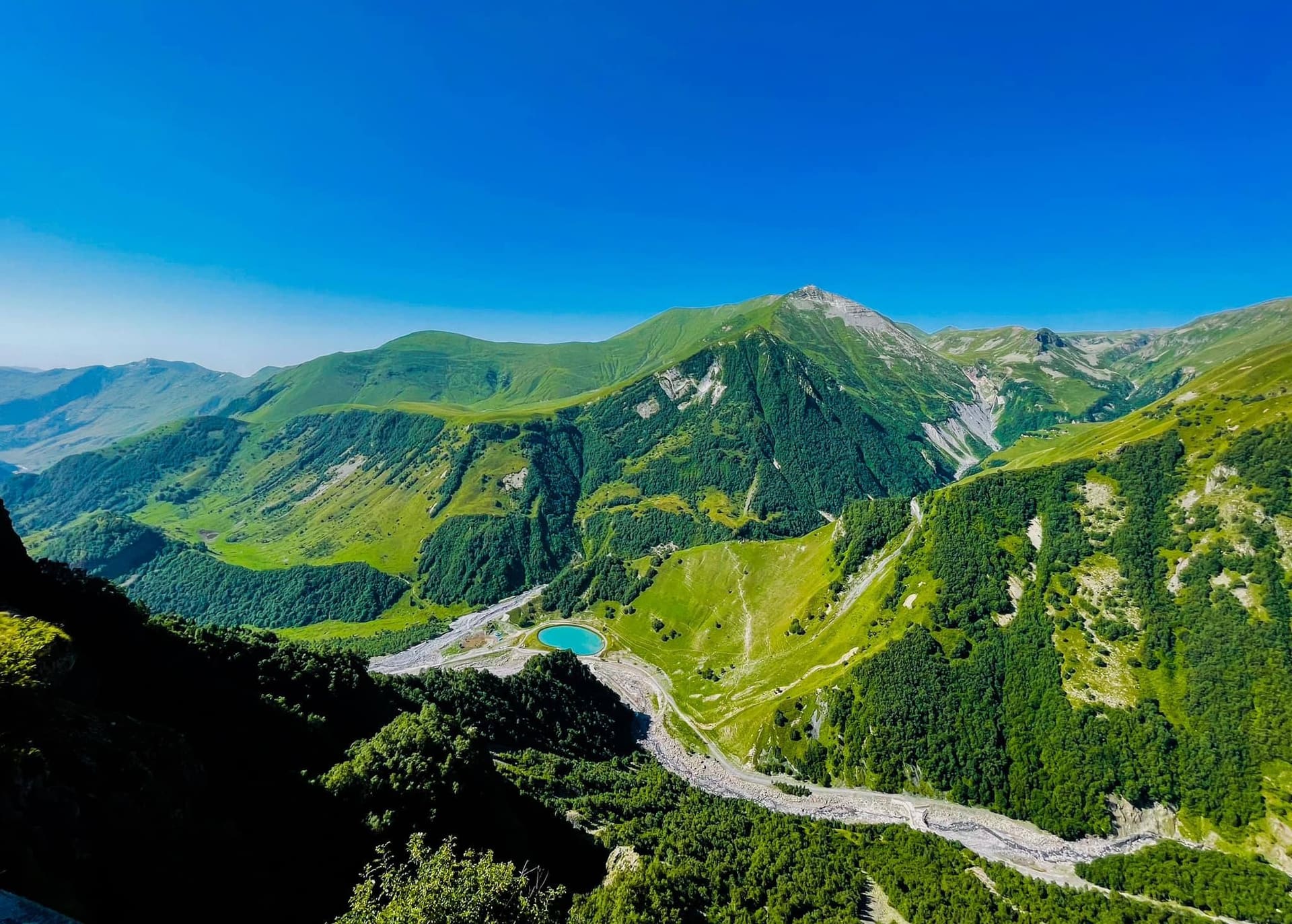 Gudauri, Kazbegi, Zhinvali, Ananuri, Aragvi River, Stepantsminda Day Tour