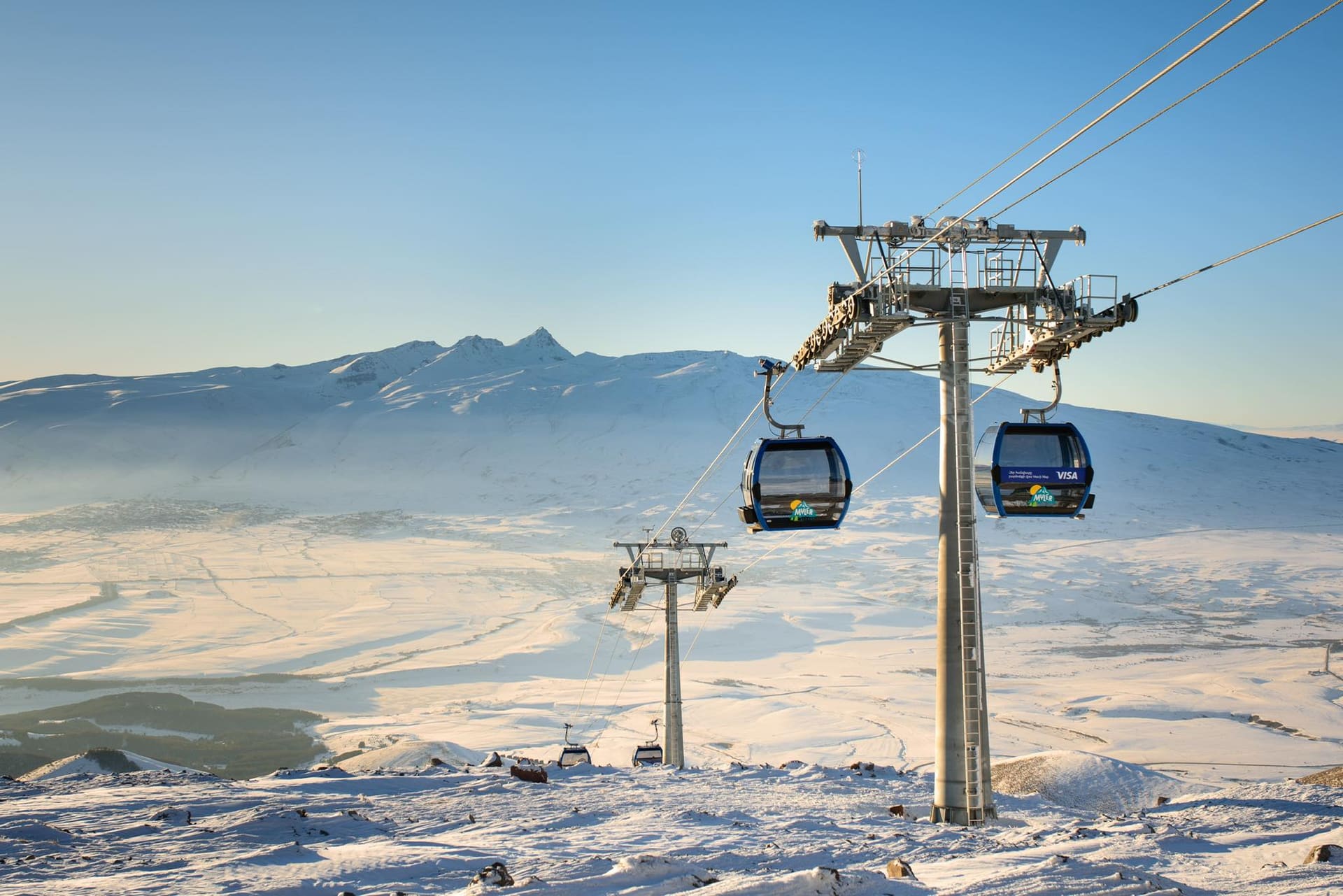Yerevan: Myler Ski Resort & Saghmosavank Monastery Day Tour