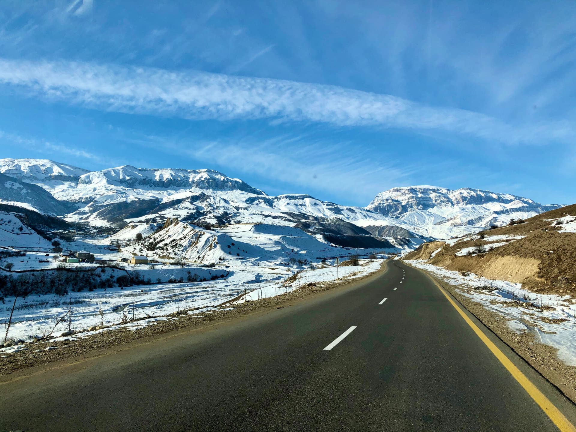 From Baku: Guba, Candy Cane Mountains & Shahdag Resort Tour